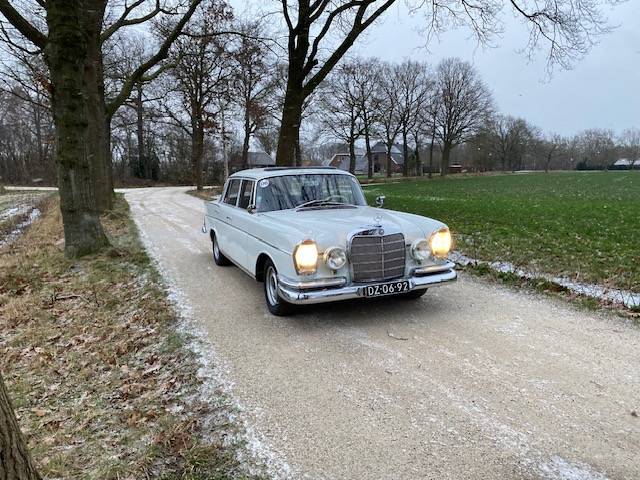 Mercedes-Benz 300SE Rally