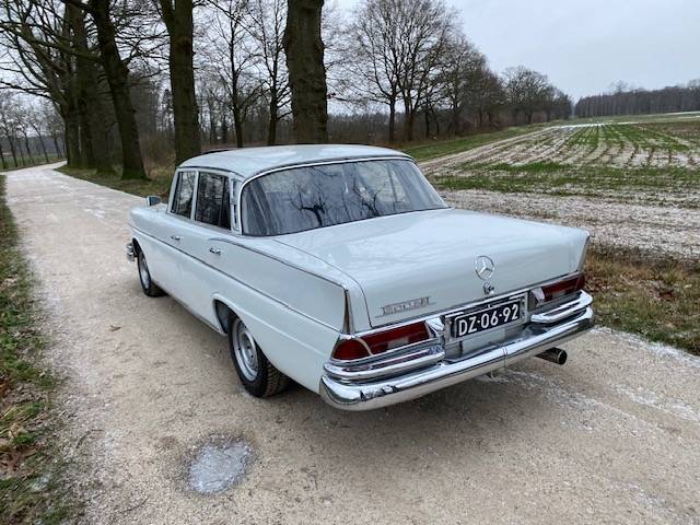 Mercedes-Benz 300SE Rally