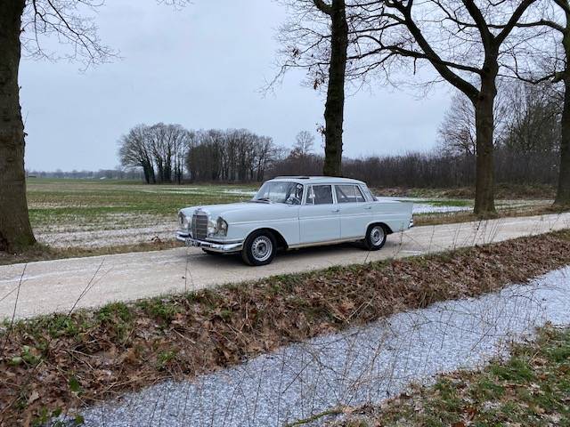 Mercedes-Benz 300SE Rally