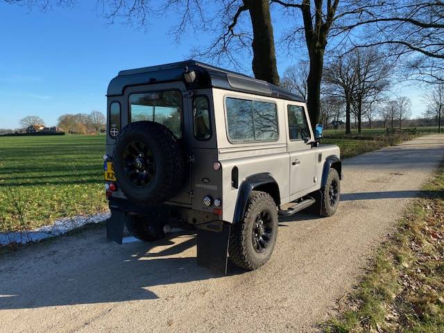 Land-Rover 90 2.4TD X-Tech