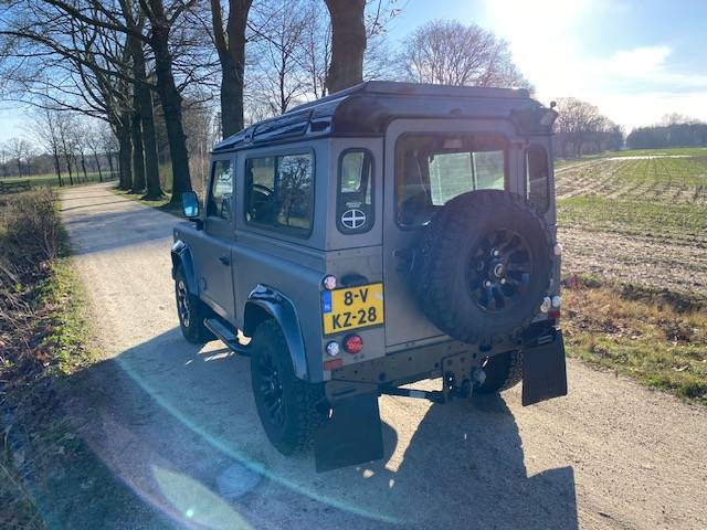 Land-Rover 90 2.4TD X-Tech