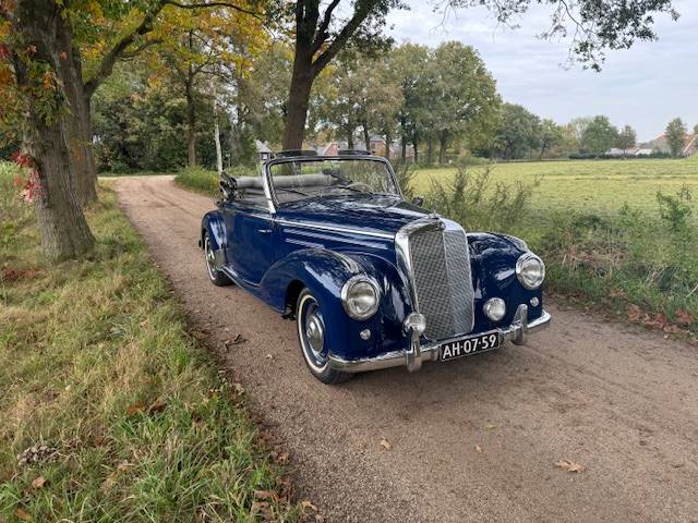 Mercedes-Benz 220A Roadster