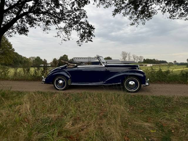 Mercedes-Benz 220A Roadster