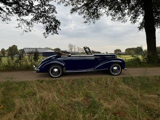 Mercedes-Benz 220A Roadster