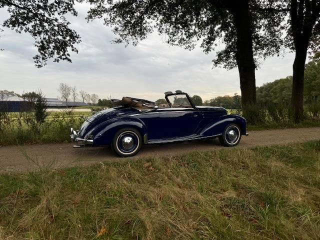 Mercedes-Benz 220A Roadster