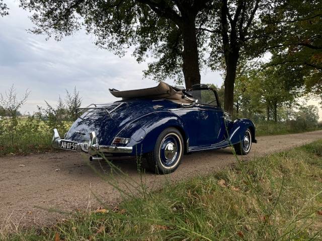 Mercedes-Benz 220A Roadster