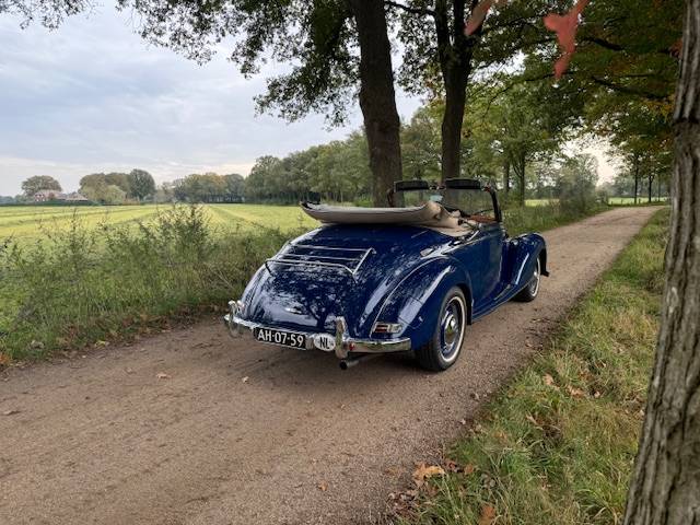 Mercedes-Benz 220A Roadster