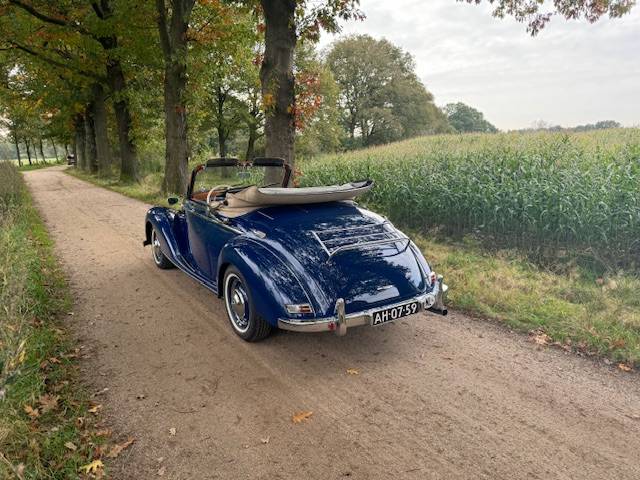 Mercedes-Benz 220A Roadster