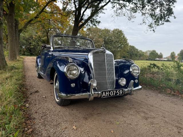 Mercedes-Benz 220A Roadster