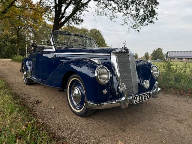 Mercedes-Benz 220A Roadster