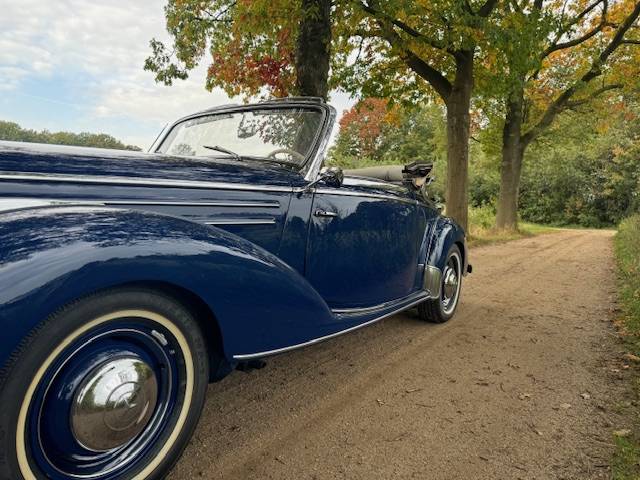 Mercedes-Benz 220A Roadster