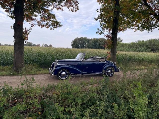 Mercedes-Benz 220A Roadster