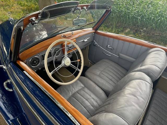 Mercedes-Benz 220A Roadster