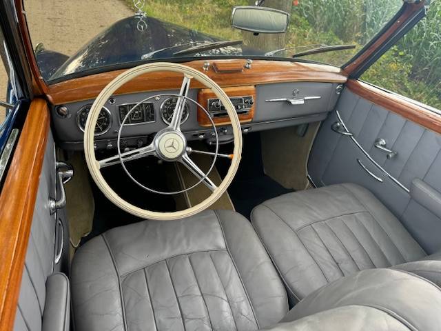 Mercedes-Benz 220A Roadster