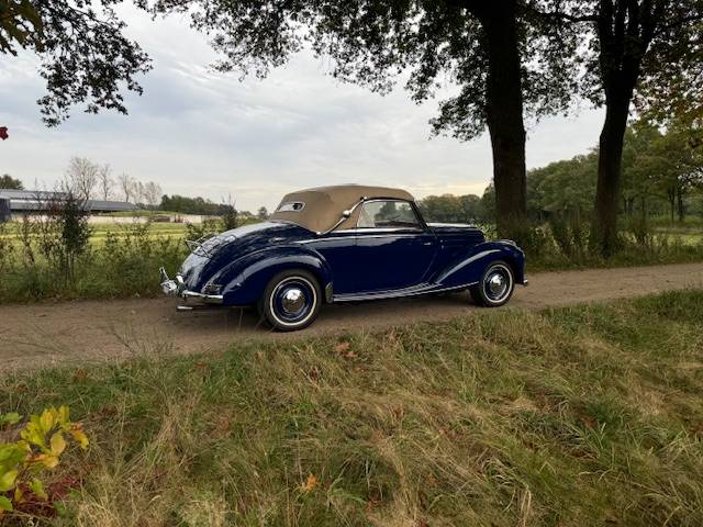 Mercedes-Benz 220A Roadster