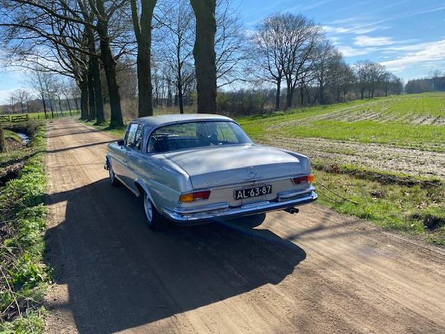 Mercedes-Benz 280SE Coupe 3.5 V8