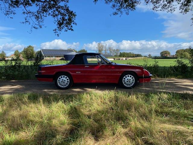 Alfa-Romeo Spider QV